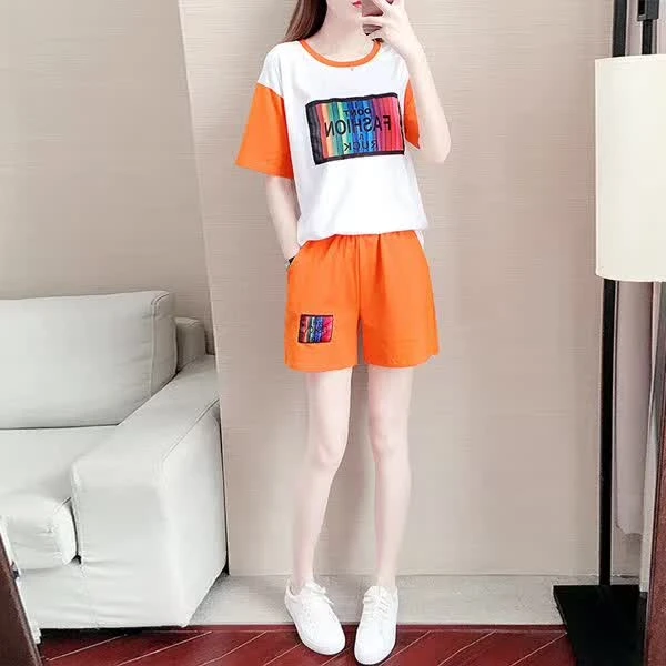怎样找到今年比较流行的服装款式