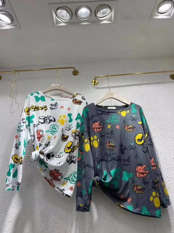 大码女式冬装外套保暖的同时也能时尚