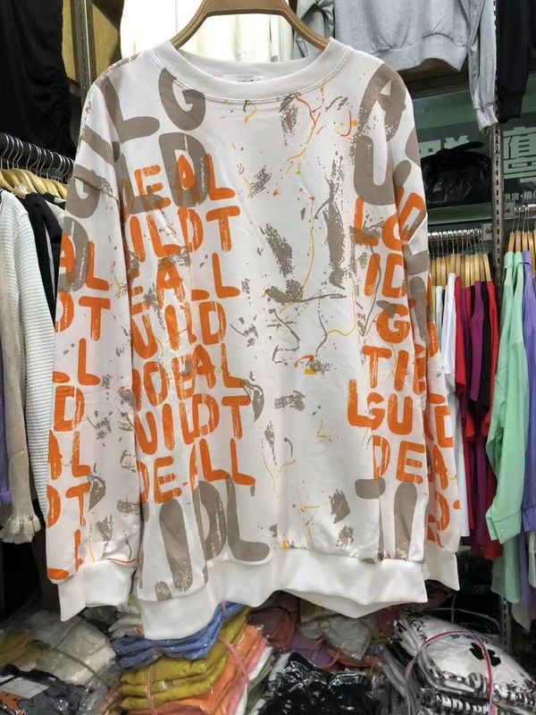 去服装批发范畴拿货有什么技巧和注意事项